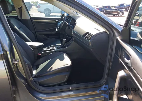 2019 Volkswagen Jetta 1.4T Sel z USA, uszkodzony, nr VIN 3VWE57BU3KM004590